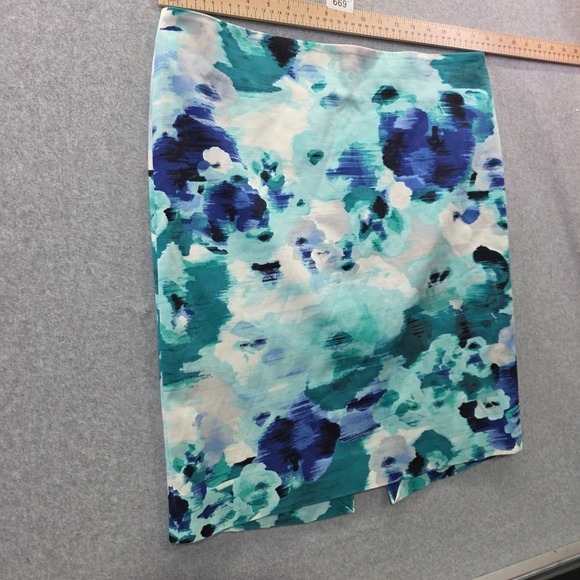 White House Black Market Floral Pencil Skirt Teal Blue Watercolor Size 12 - Picture 3 of 9
